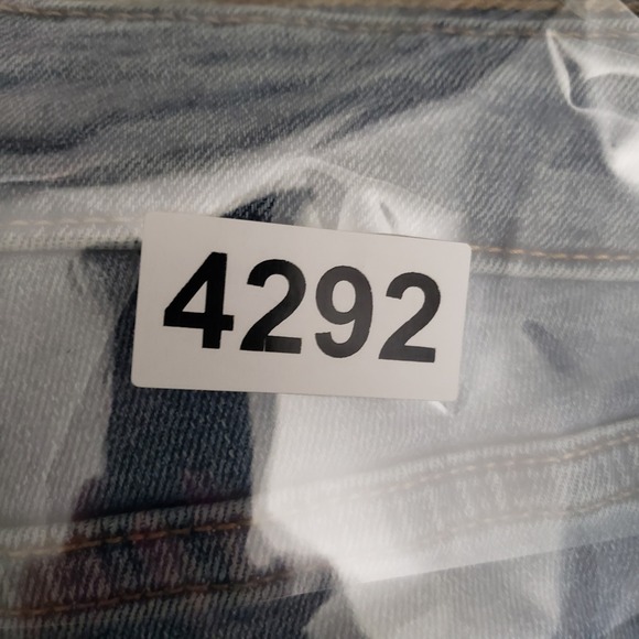 Sonoma Bermuda Shorts Womens 18 Blue Denim Distressed Raw Hem Mid Rise - Picture 9 of 9